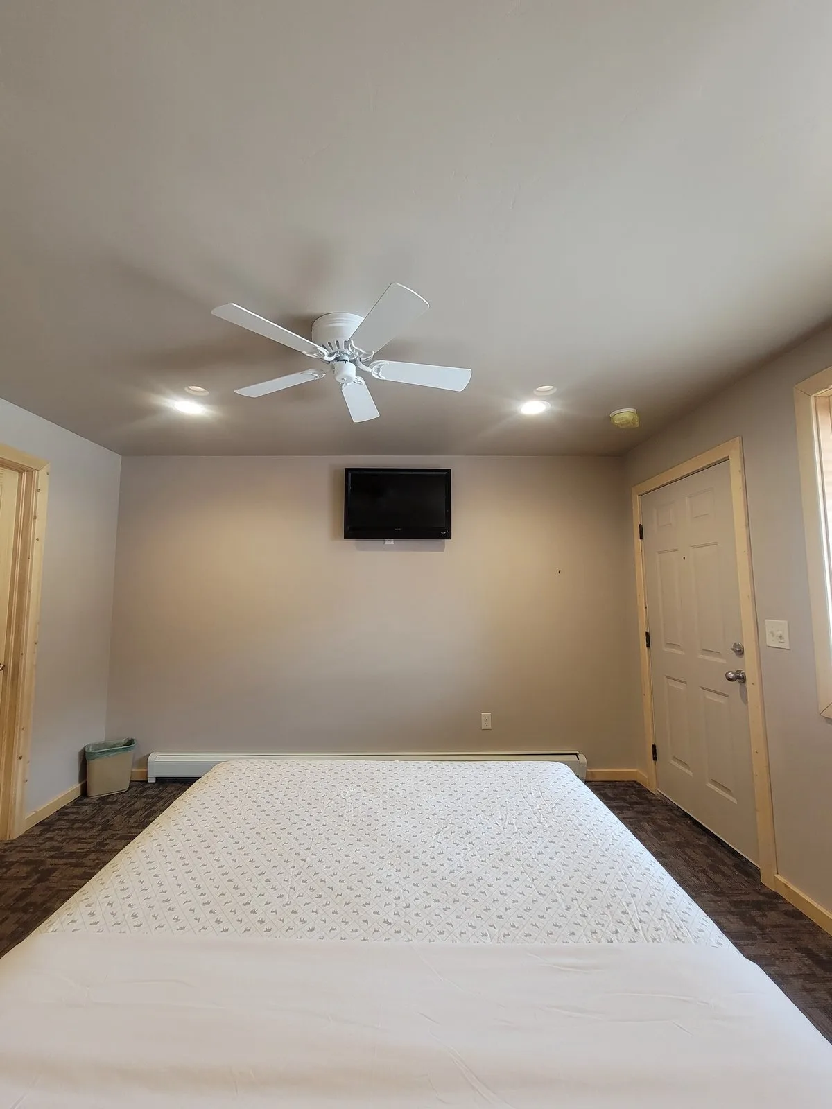 Room 2 with one queen bed — Prospector Motel